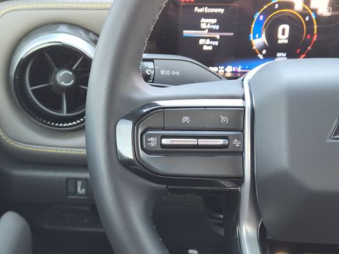 Used 2024 Chevrolet Colorado ZR2 w/ Technology Package image 33