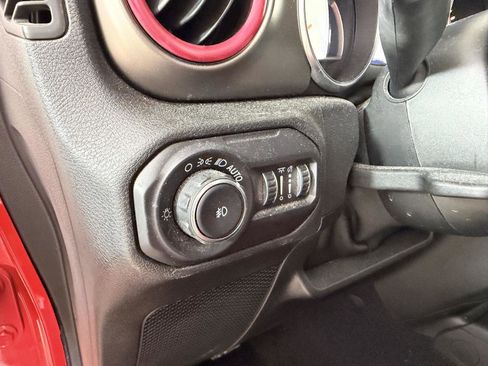 Used 2018 Jeep Wrangler Unlimited Sport S AWD/4WD image 19