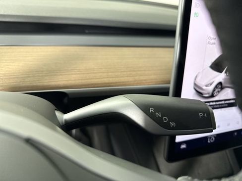 Used 2024 Tesla Model Y Long Range image 17