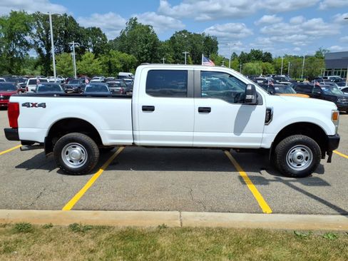 Used 2022 Ford F350 XL w/ Power Equipment Group AWD/4WD image 9