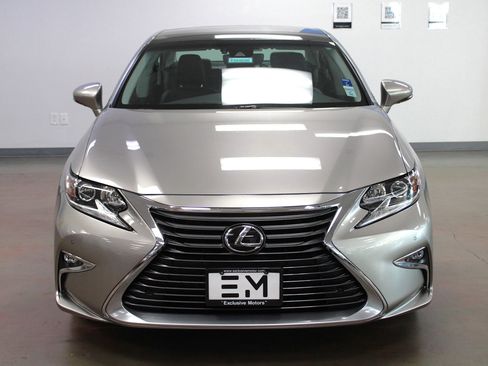 Used 2018 Lexus ES 350 image 3