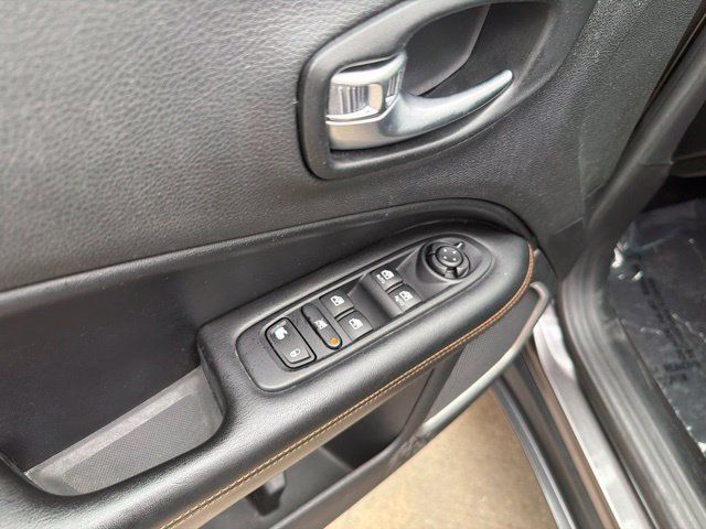 Used 2020 Jeep Compass Limited FWD image 18