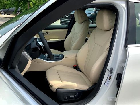 Used 2025 BMW 330i Sedan w/ Convenience Package image 7