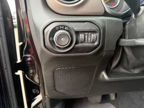 Used 2020 Jeep Wrangler Sport AWD/4WD image 17