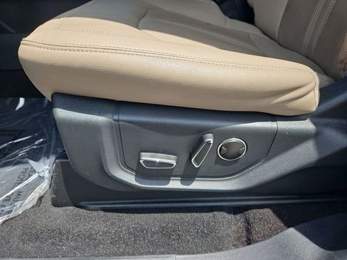 Used 2023 Ford Expedition Max Limited image 12