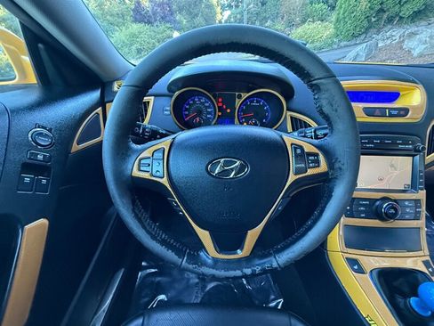 Used 2012 Hyundai Genesis 3.8 image 26