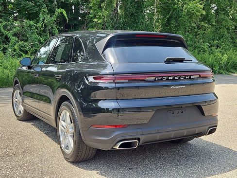 Certified 2024 Porsche Cayenne AWD/4WD image 3