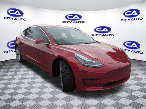 Used 2018 Tesla Model 3 Mid Range image 2