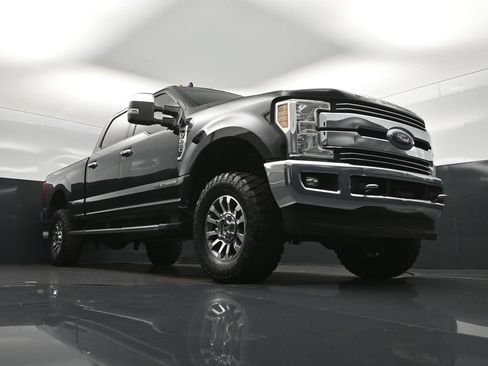 Used 2019 Ford F250 Lariat w/ Lariat Ultimate Package AWD/4WD image 44
