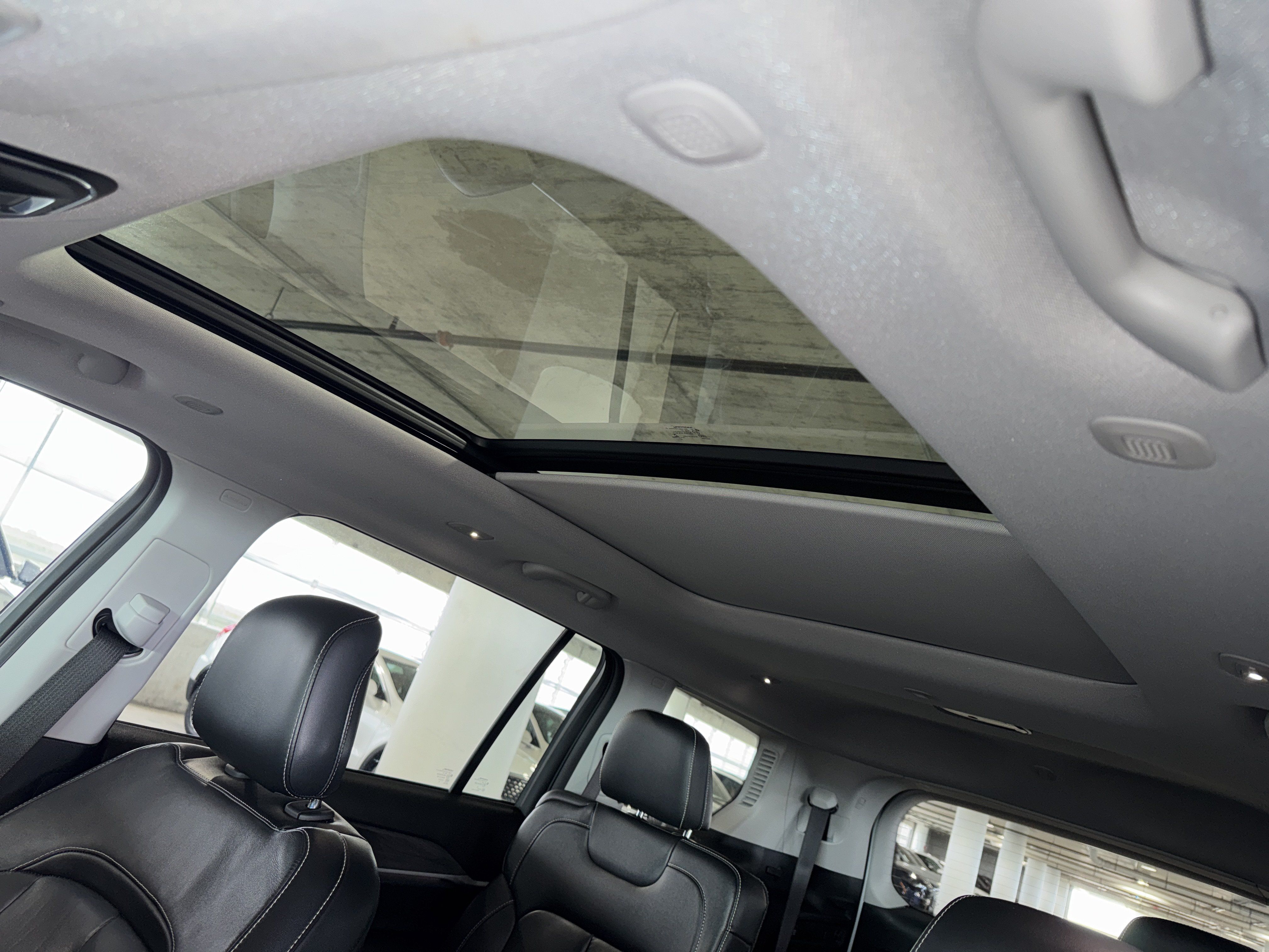 Used 2022 Jeep Grand Cherokee L Limited RWD image 34
