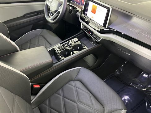 Used 2024 Volkswagen Atlas Peak Edition SE image 16