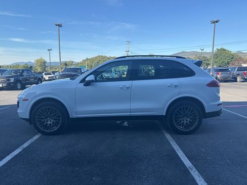 Used 2017 Porsche Cayenne image 6