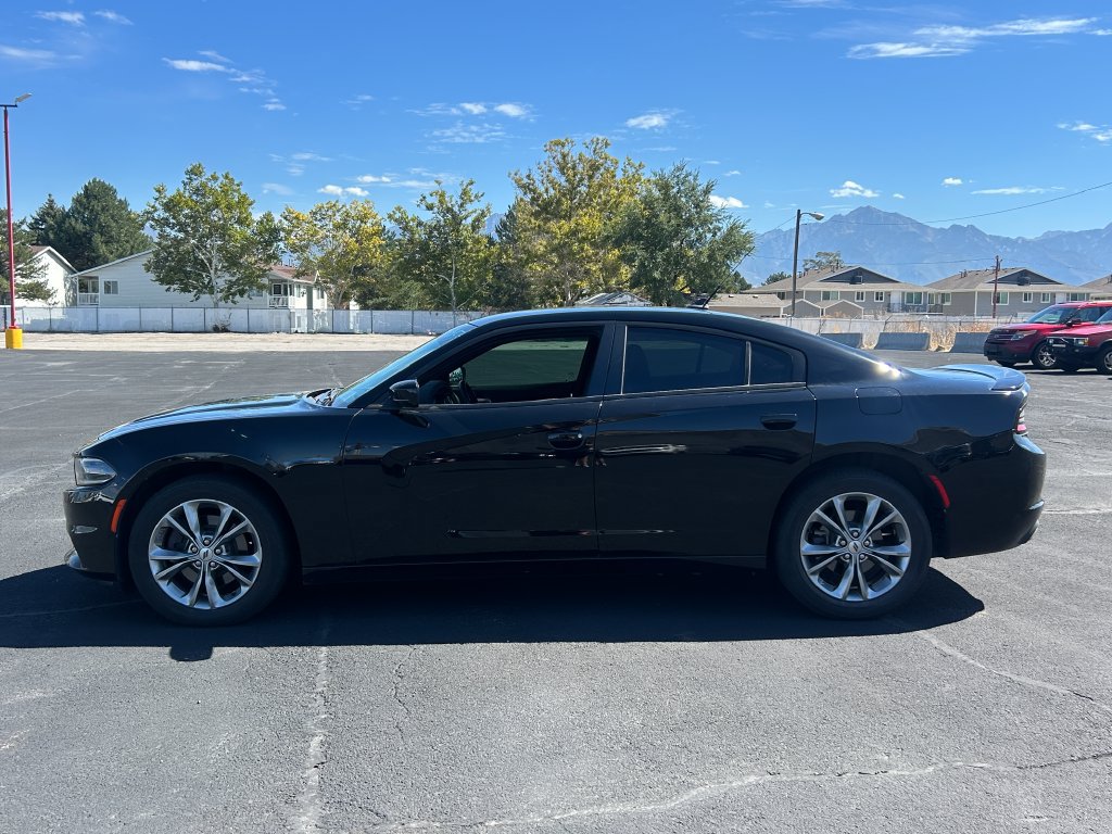 Used 2020 Dodge Charger SXT AWD/4WD image 6