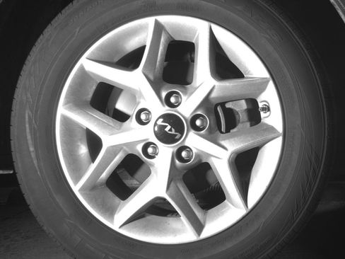 Used 2025 Kia Soul LX w/ LX Technology Package FWD image 13