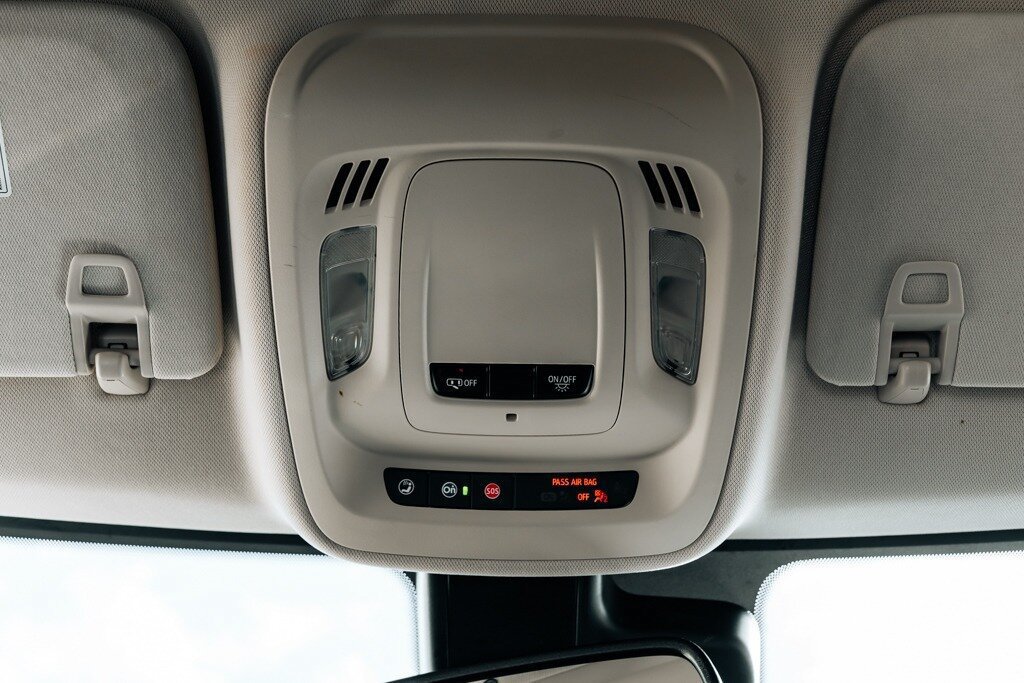 Used 2021 Buick Envision Essence w/ Sport Touring Package FWD image 37