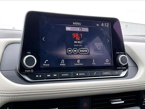 Used 2023 Nissan Rogue SV AWD/4WD image 19