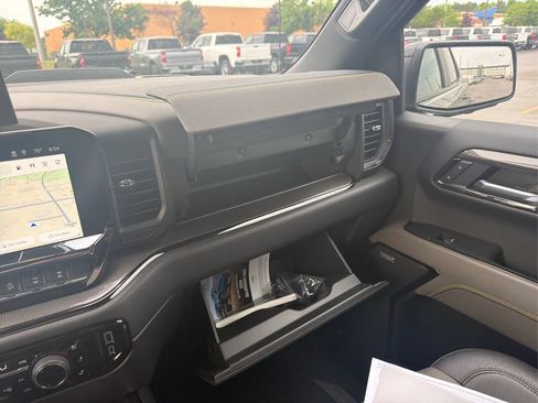Used 2024 Chevrolet Silverado 1500 ZR2 AWD/4WD image 30