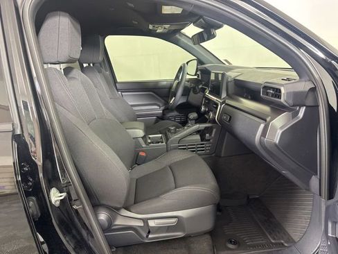 Used 2025 Toyota 4Runner SR5 AWD/4WD image 4