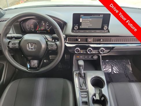Used 2025 Honda Civic Sport image 4