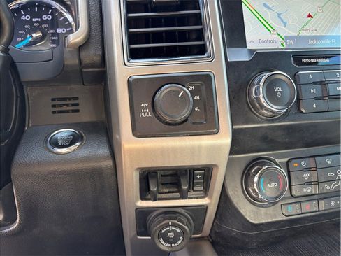 Used 2020 Ford F350 Lariat w/ Lariat Ultimate Package image 36