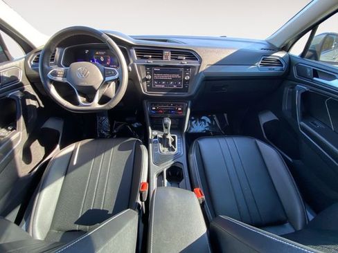 Used 2022 Volkswagen Tiguan SE image 10