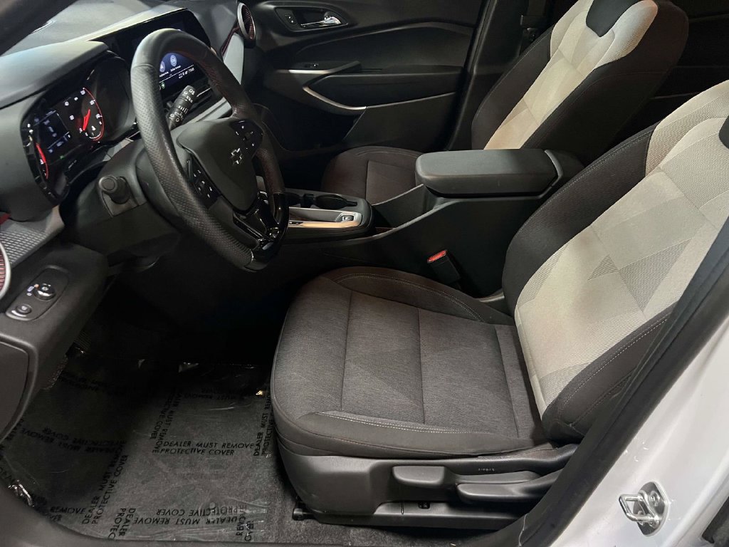 Used 2024 Chevrolet Trax RS w/ Driver Confidence Package FWD image 15