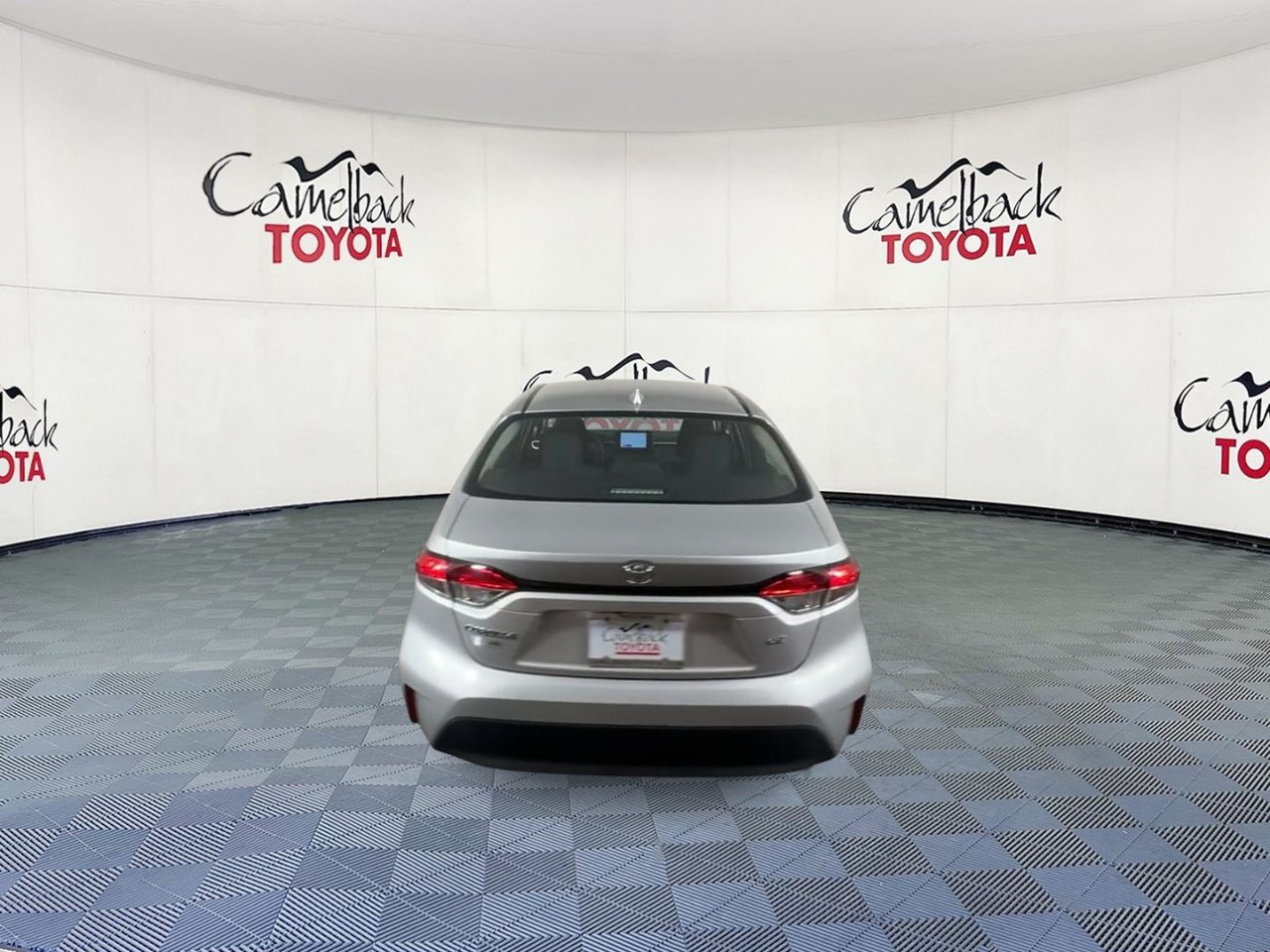 Used 2025 Toyota Corolla LE FWD image 9