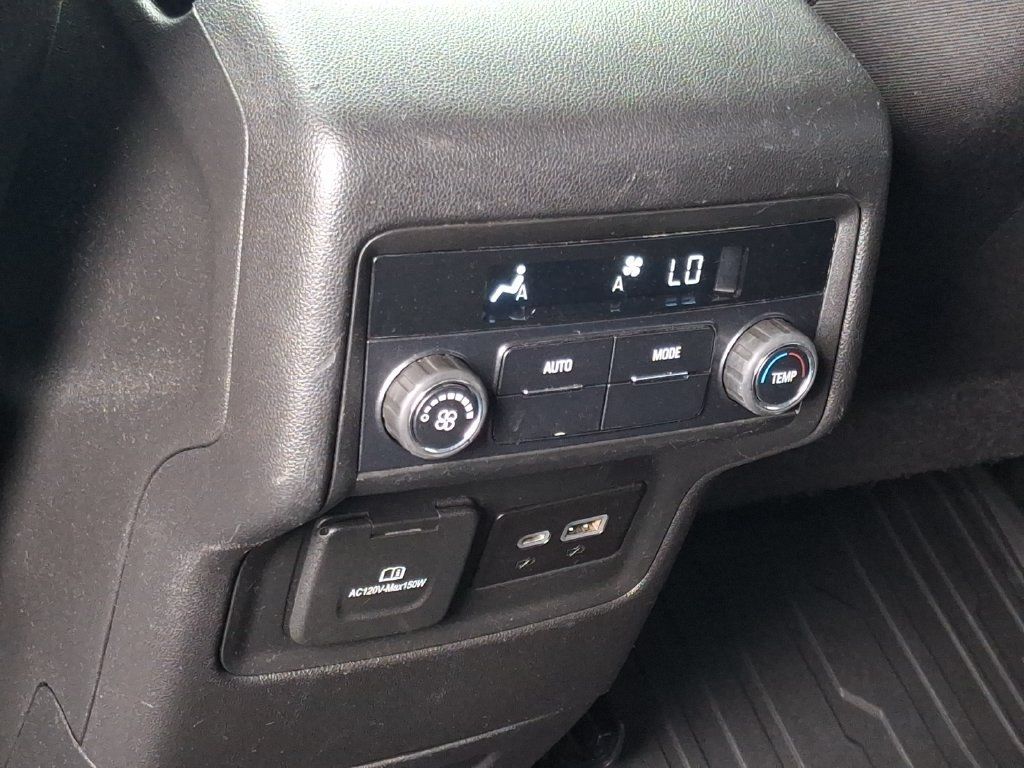 Used 2022 GMC Acadia SLE w/ Driver Convenience Package FWD image 15