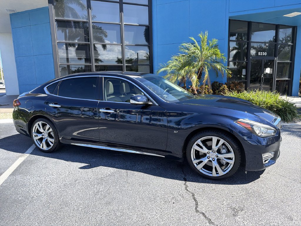 Used 2015 INFINITI Q70 L 3.7 w/ Deluxe Touring Package RWD image 29