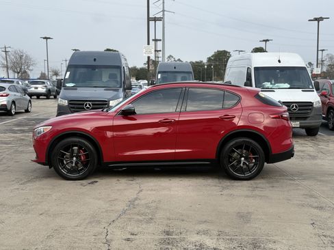 Used 2019 Alfa Romeo Stelvio Ti w/ Nero Edizione image 15