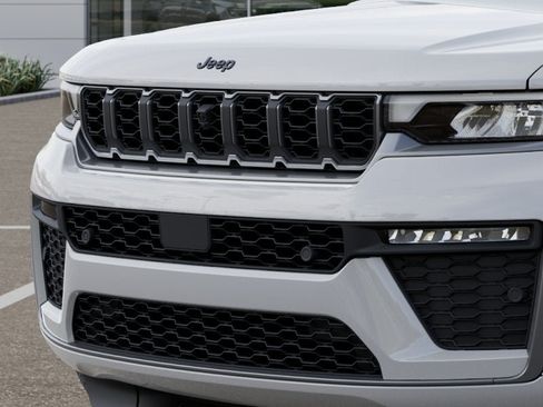 New 2026 Jeep Grand Cherokee Limited AWD/4WD image 37