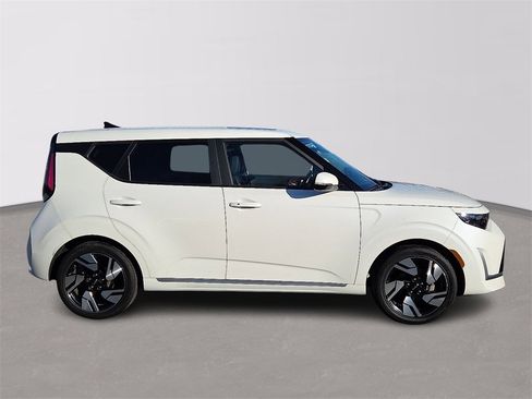 Certified 2023 Kia Soul GT-Line image 7