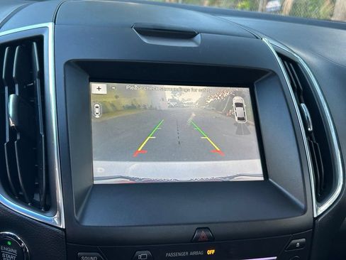 Used 2018 Ford Edge Titanium w/ Equipment Group 302A AWD/4WD image 14