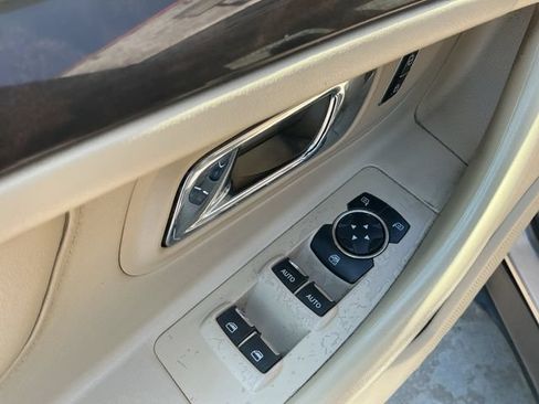 Used 2018 Ford Taurus Limited FWD image 16