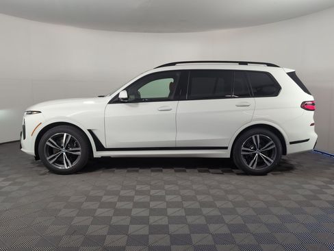 New 2026 BMW X7 xDrive40i w/ Executive Package image 2