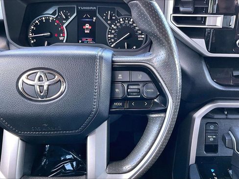 Used 2022 Toyota Tundra SR5 w/ SR5 Convenience Package AWD/4WD image 21