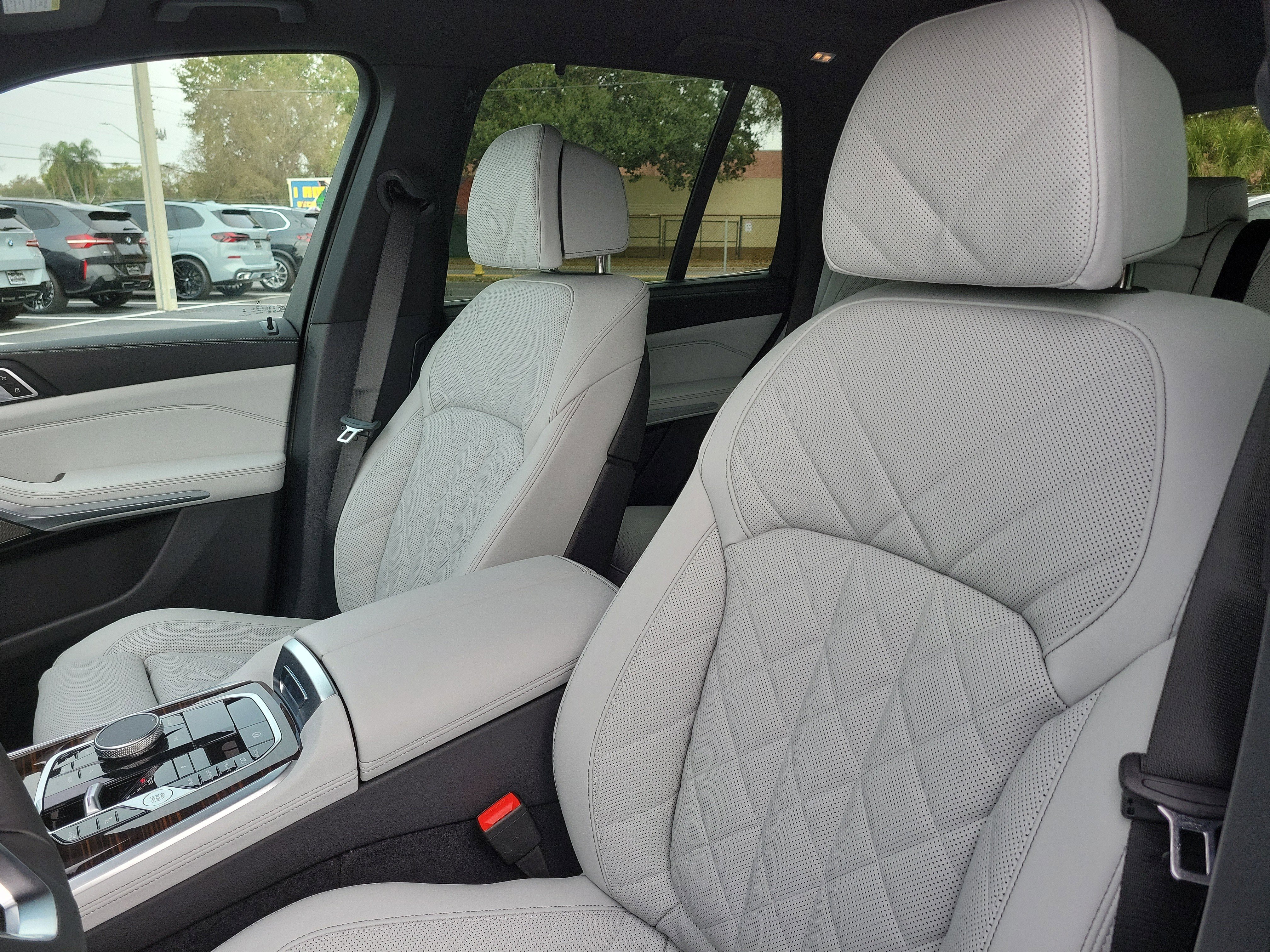 New 2026 BMW X5 xDrive40i w/ Climate Comfort Package AWD/4WD image 17
