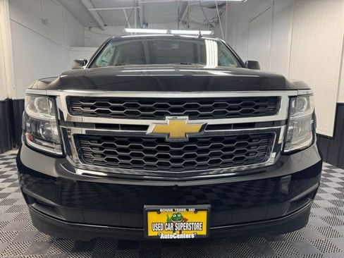 Used 2019 Chevrolet Suburban LT image 2