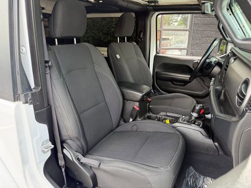 Used 2021 Jeep Wrangler Sport image 36