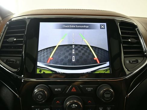 Used 2021 Jeep Grand Cherokee Overland AWD/4WD image 30