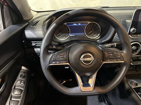 Used 2024 Nissan Sentra SV FWD image 11
