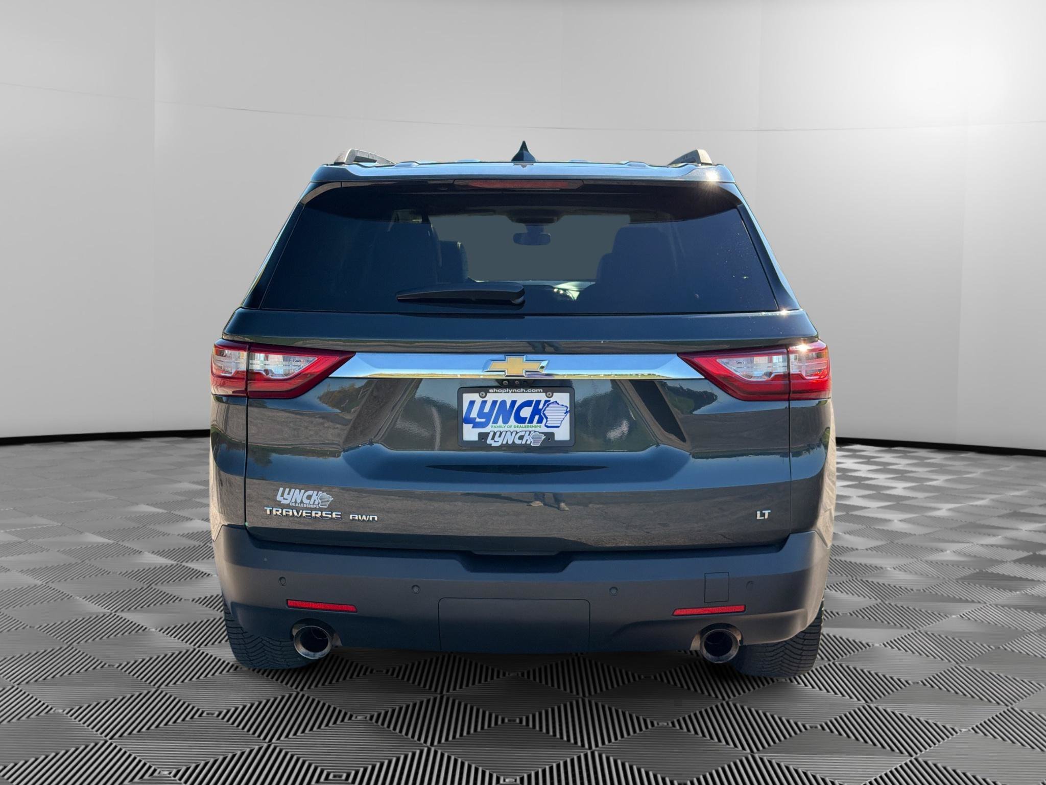 Used 2020 Chevrolet Traverse LT w/ LT Premium Package AWD/4WD image 3
