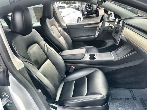 Used 2024 Tesla Model Y Long Range image 28