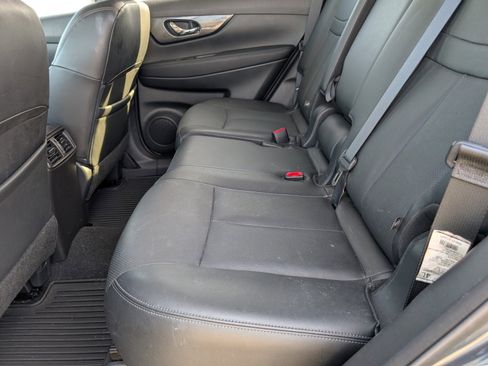 Used 2016 Nissan Rogue SL w/ SL Premium Package image 8