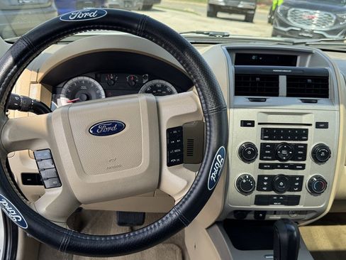 Used 2009 Ford Escape XLT image 17