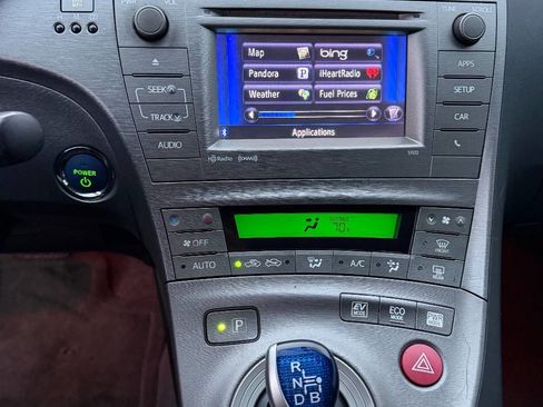 Used 2014 Toyota Prius Three image 14