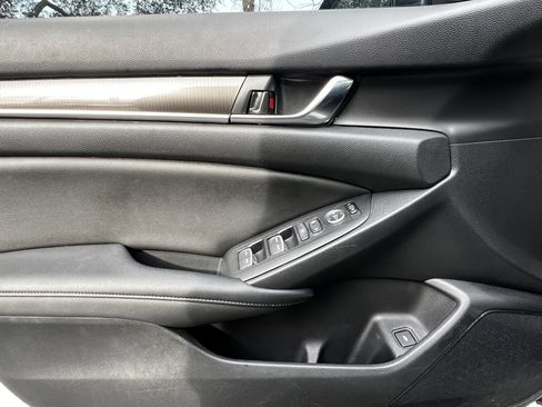 Used 2019 Honda Accord Sport image 13