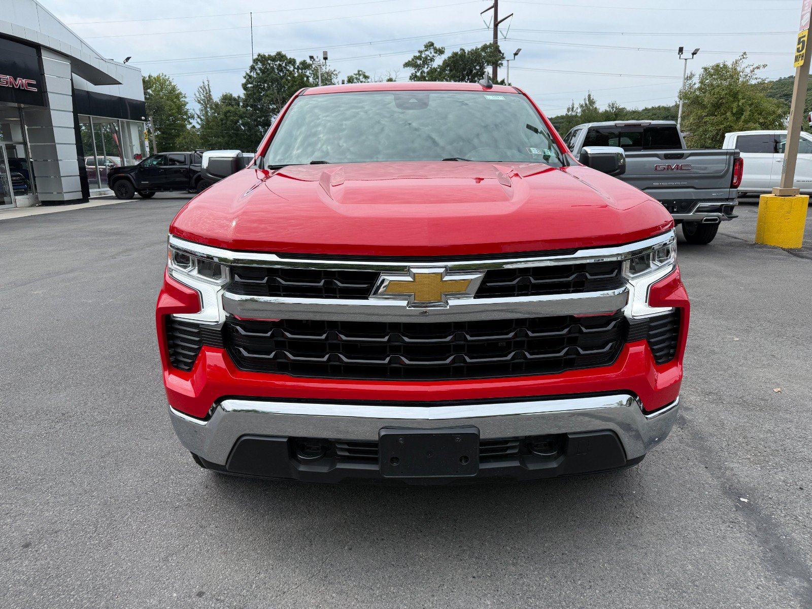 Certified 2024 Chevrolet Silverado 1500 LT AWD/4WD image 8