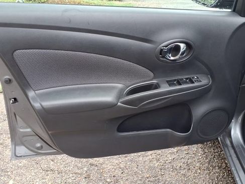 Used 2016 Nissan Versa SV FWD image 12