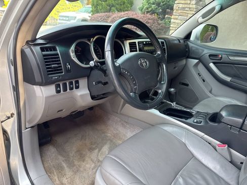 Used 2005 Toyota 4Runner Limited RWD image 9